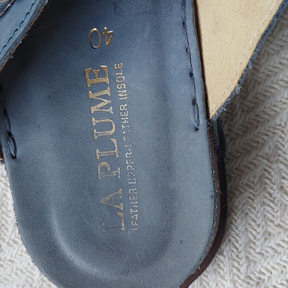 Brushed leather sandals - Picture 6 of 6